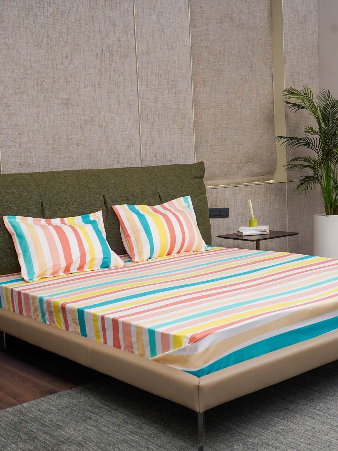 URBAN SPACE Serene White & Blue Printed Cotton 200 TC Queen Bedsheet with 2 Pillow Covers