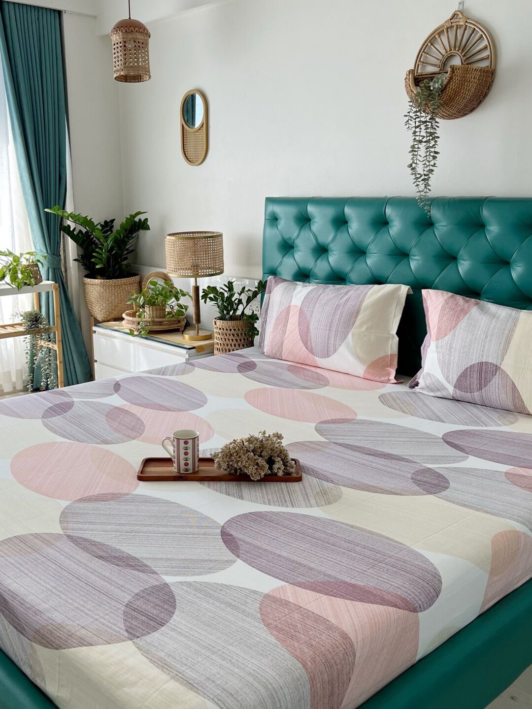 URBAN SPACE Serene Pink & Purple Printed 200 TC Pure Cotton Queen Bedsheet & Pillow Covers
