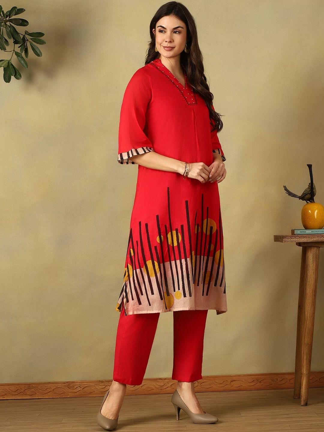 Mamicha Women Printed Regular Beads and Stones Pure Cotton Kurta with Trousers