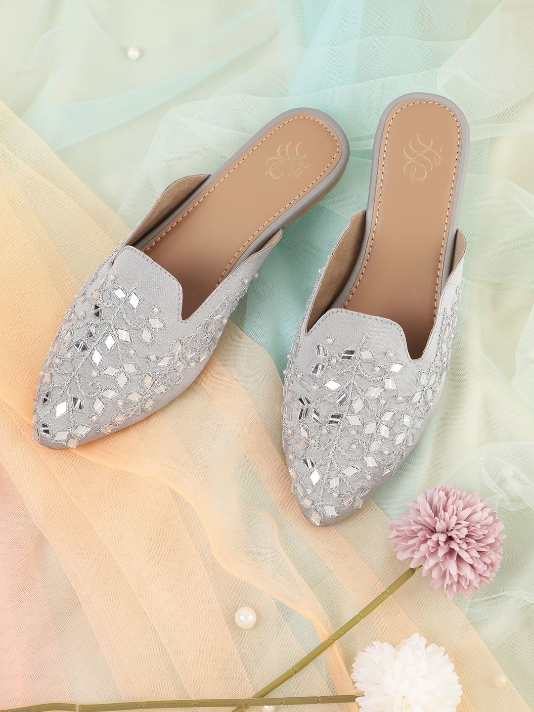 House of Pataudi Women Ethnic Embellished Mules