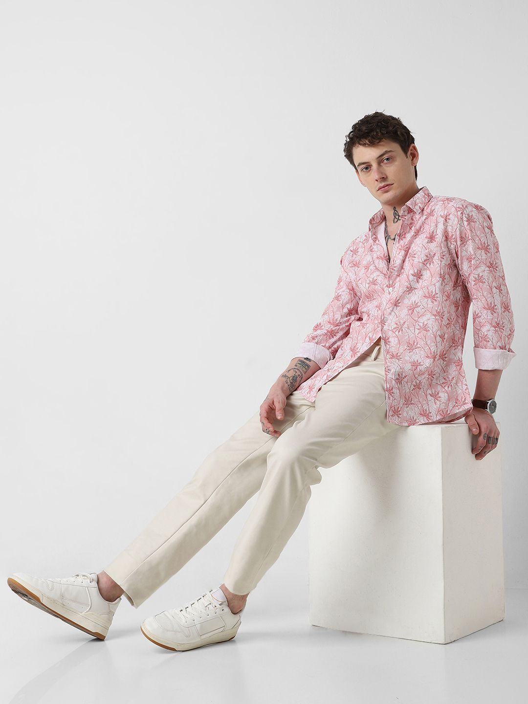 VASTRADO Classic Floral Printed Spread Collar Creased  Shirt