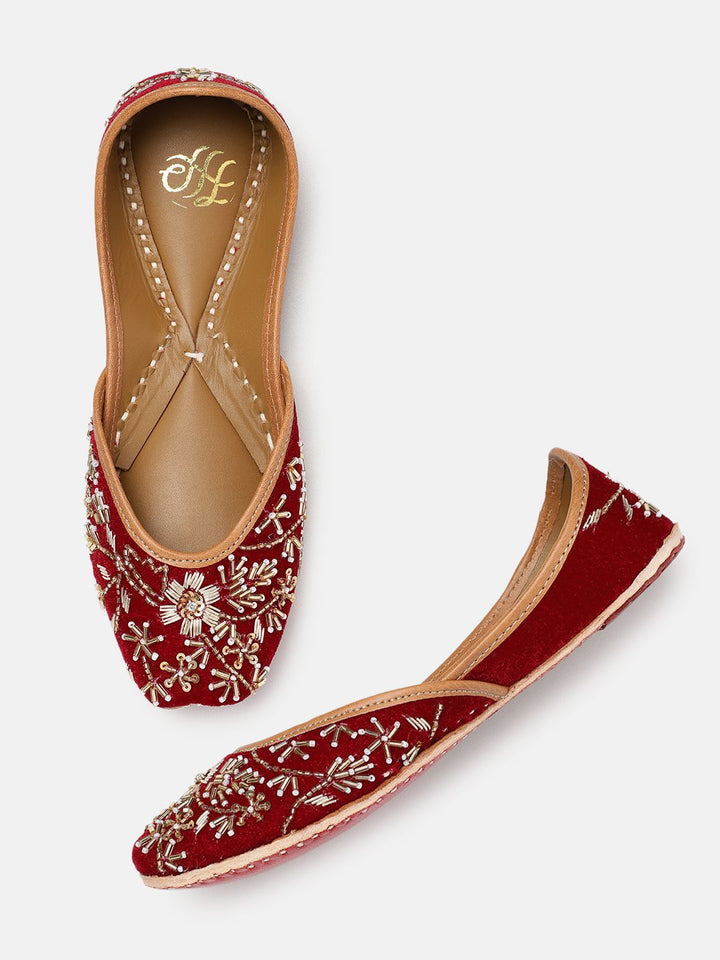 House of Pataudi Women Embellished Ethnic Mojaris