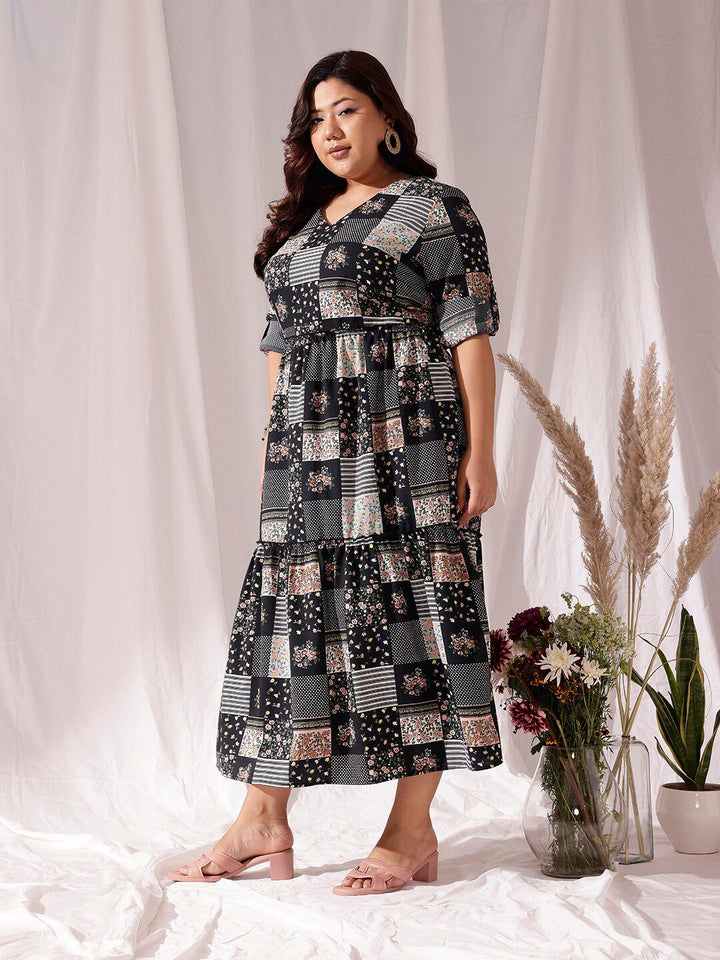 CURVY STREET Black Geometric Printed V-Neck Flared Fit & Flare Dress