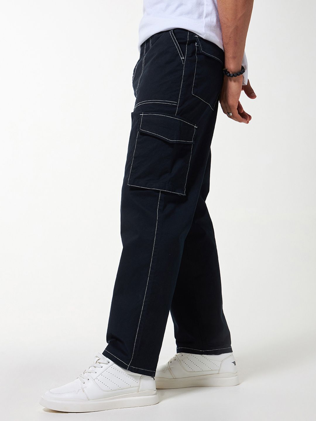 Bewakoof Men Baggy Oversized Cargo Pants