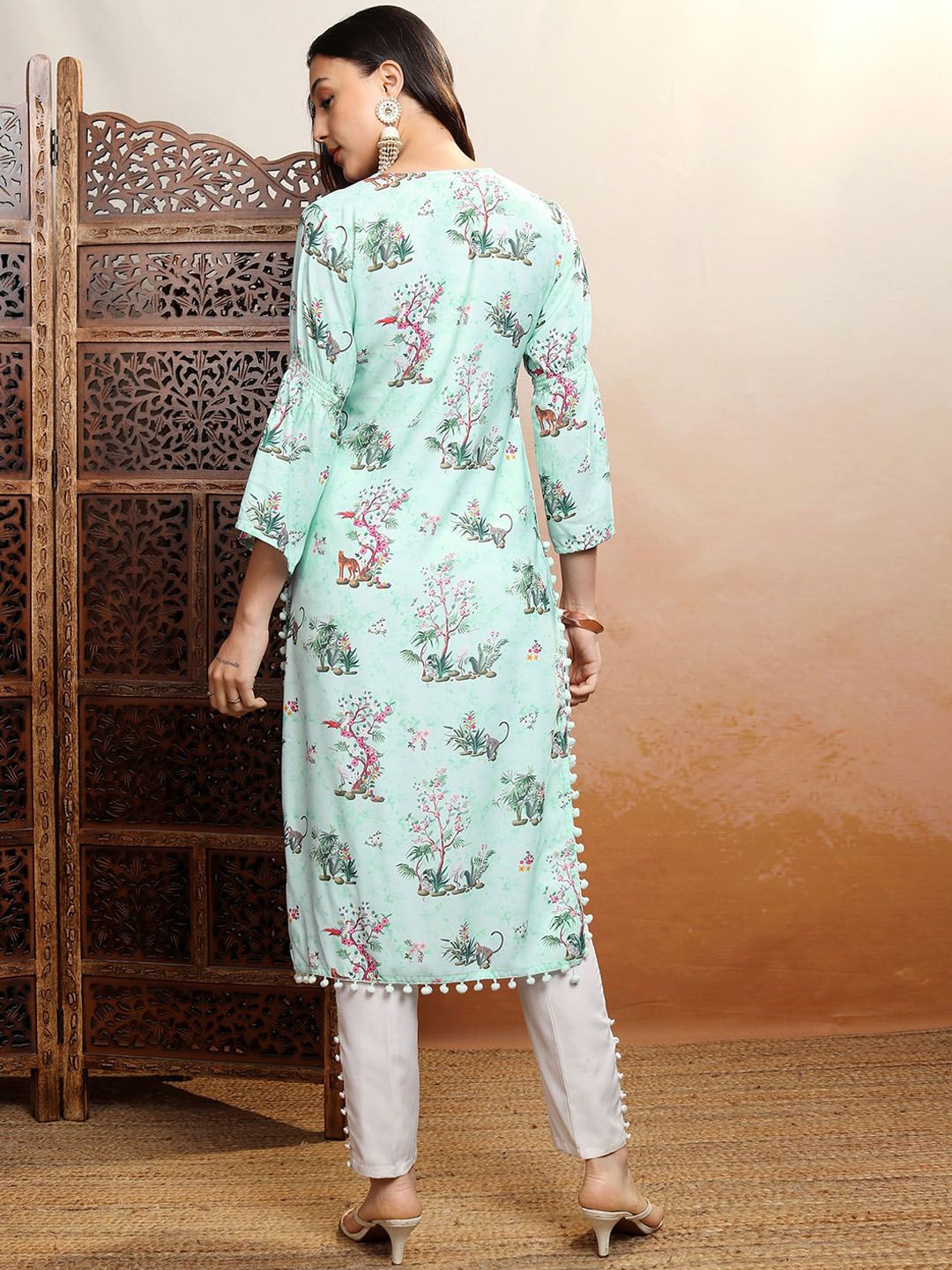 Vishudh Green Floral Printed Flared Sleeves Gotta Patti Straight Kurta