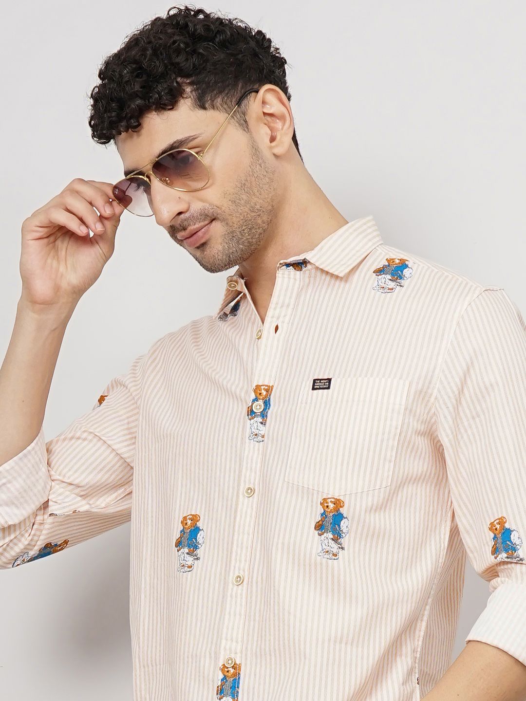 The Indian Garage Co Men White & Beige Striped Casual Shirt