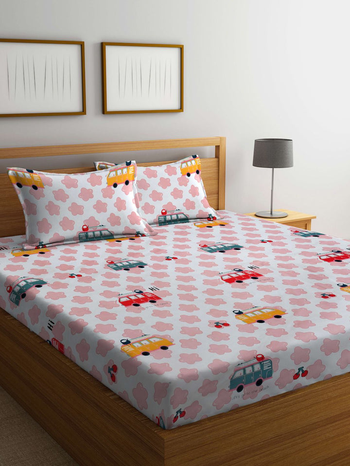 KLOTTHE White Conversational Polycotton 300 TC Fitted King Fine Bedsheet dengan 2 Sarung Bantal-98 x 89 inci