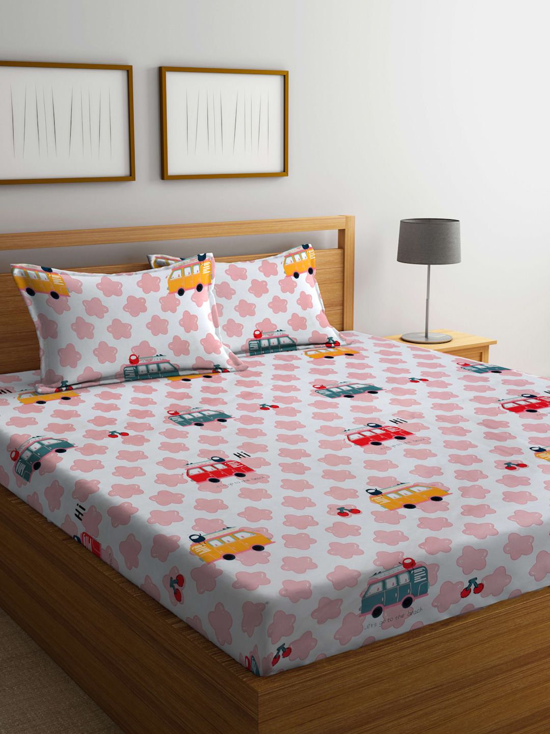 KLOTTHE White Conversational Polycotton 300 TC Fitted King Fine Bedsheet dengan 2 Sarung Bantal-98 x 89 inci