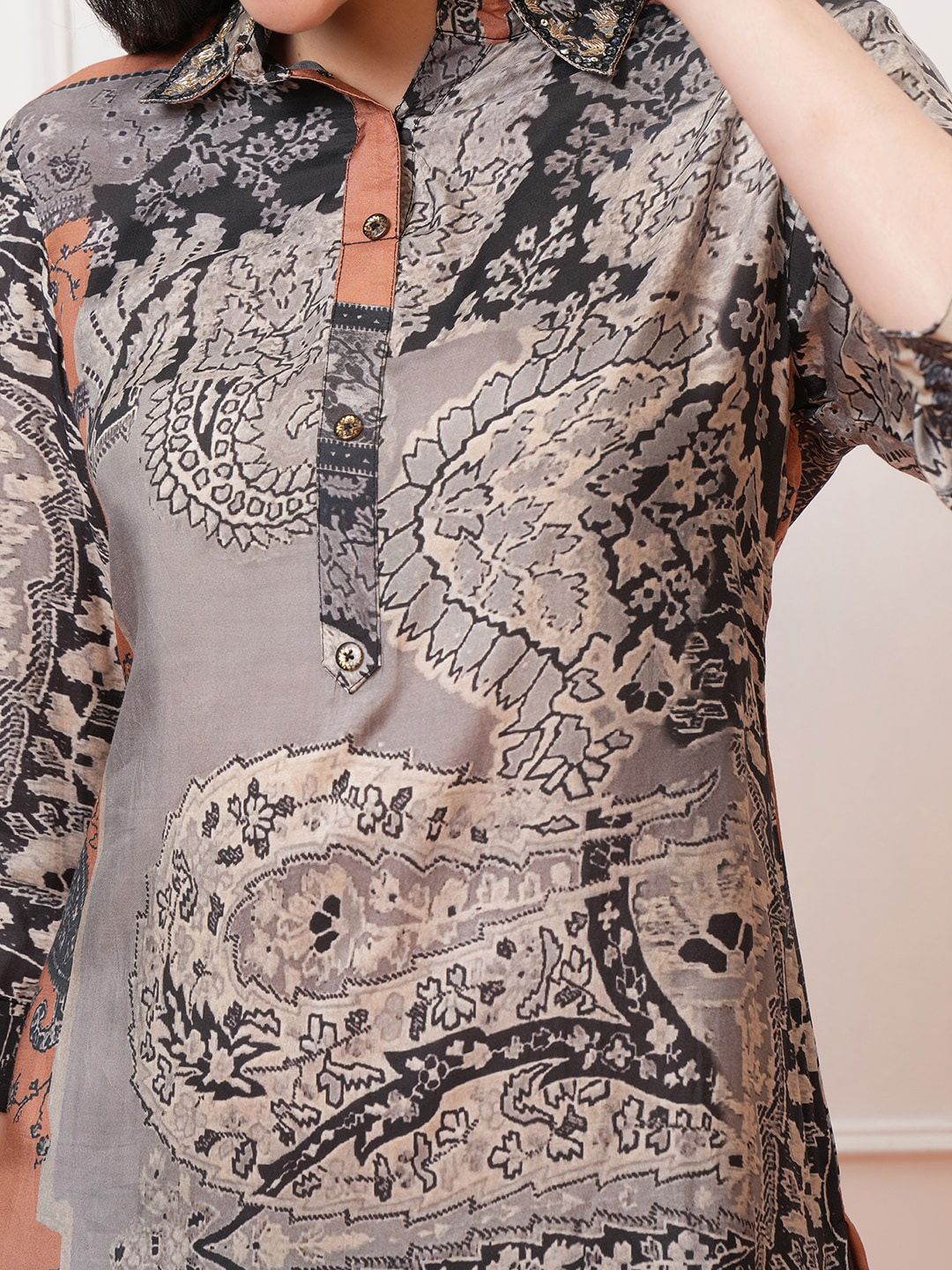 Vishudh Grey Printed Shirt Collar Top With Trousers Co-Ords