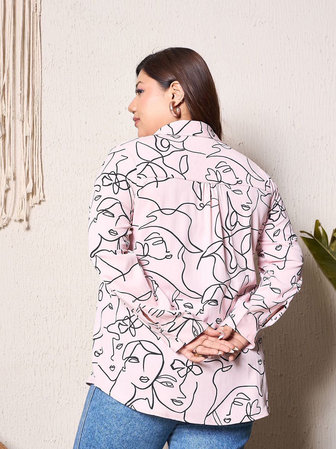 Berrylush Curve Women Spread Collar Abstract Printed Plus Size Casual Shirt