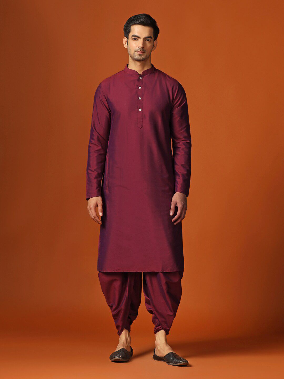 KISAH Men Paisley Woven Design Mandarin Collar Indowestern Sherwani Set