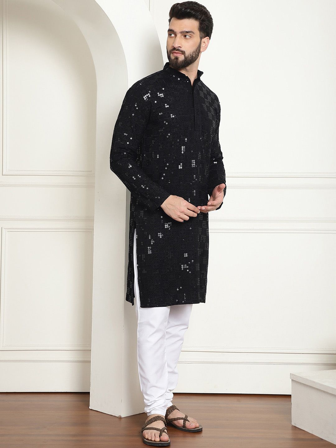 SOJANYA Kurta Kapas Tulen Bersulam Labuci dengan Churidar
