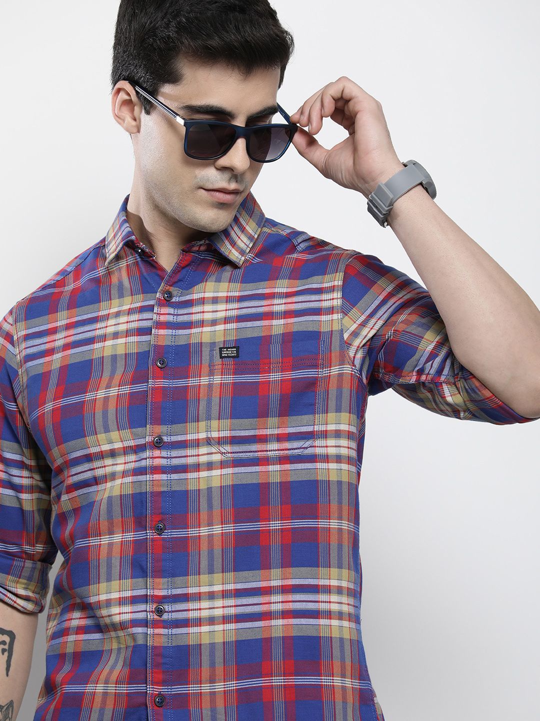 The Indian Garage Co Men Blue & Red Comfort Checked Casual Shirt