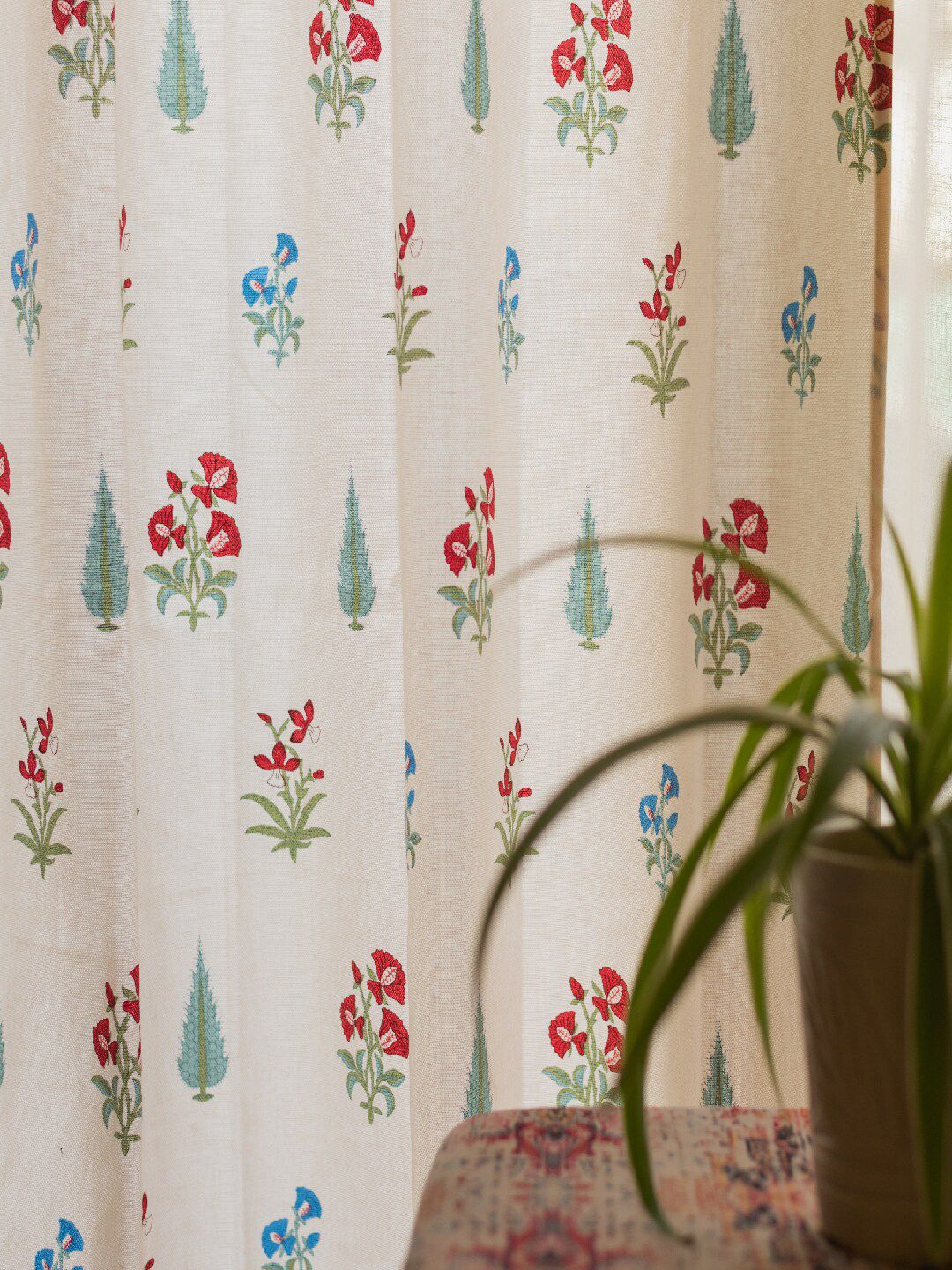 URBAN SPACE Cream-Colored & Red 2-Pieces Floral Cotton Long Door Curtains