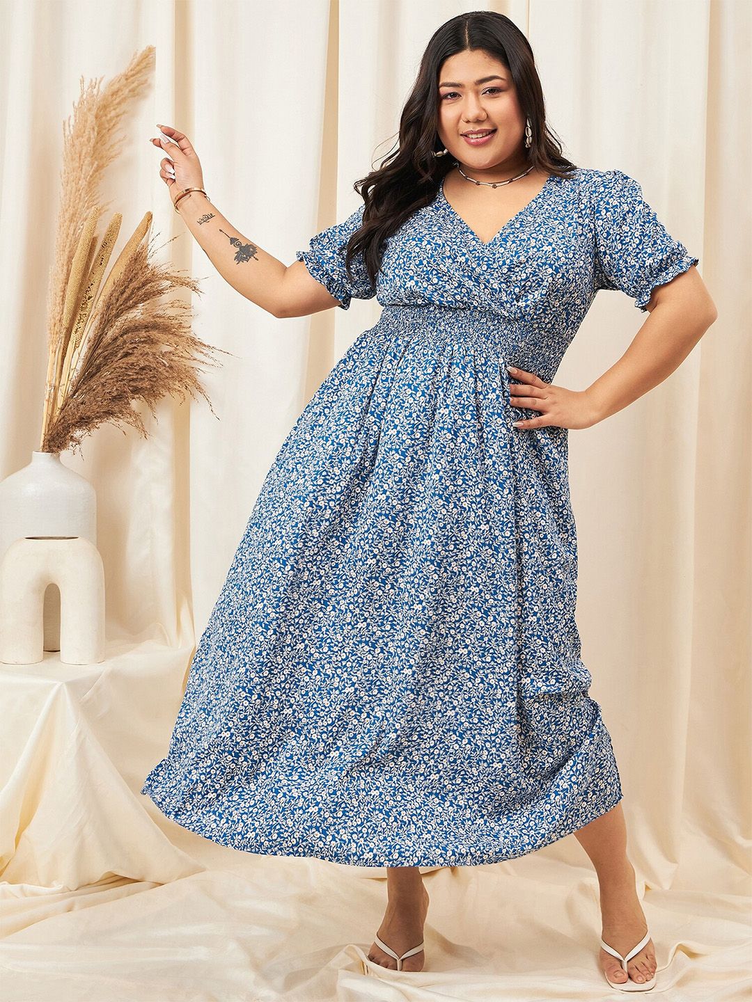 Berrylush Curve Blue Curve Floral Print Puff Sleeve Crepe Empire Midi Dress