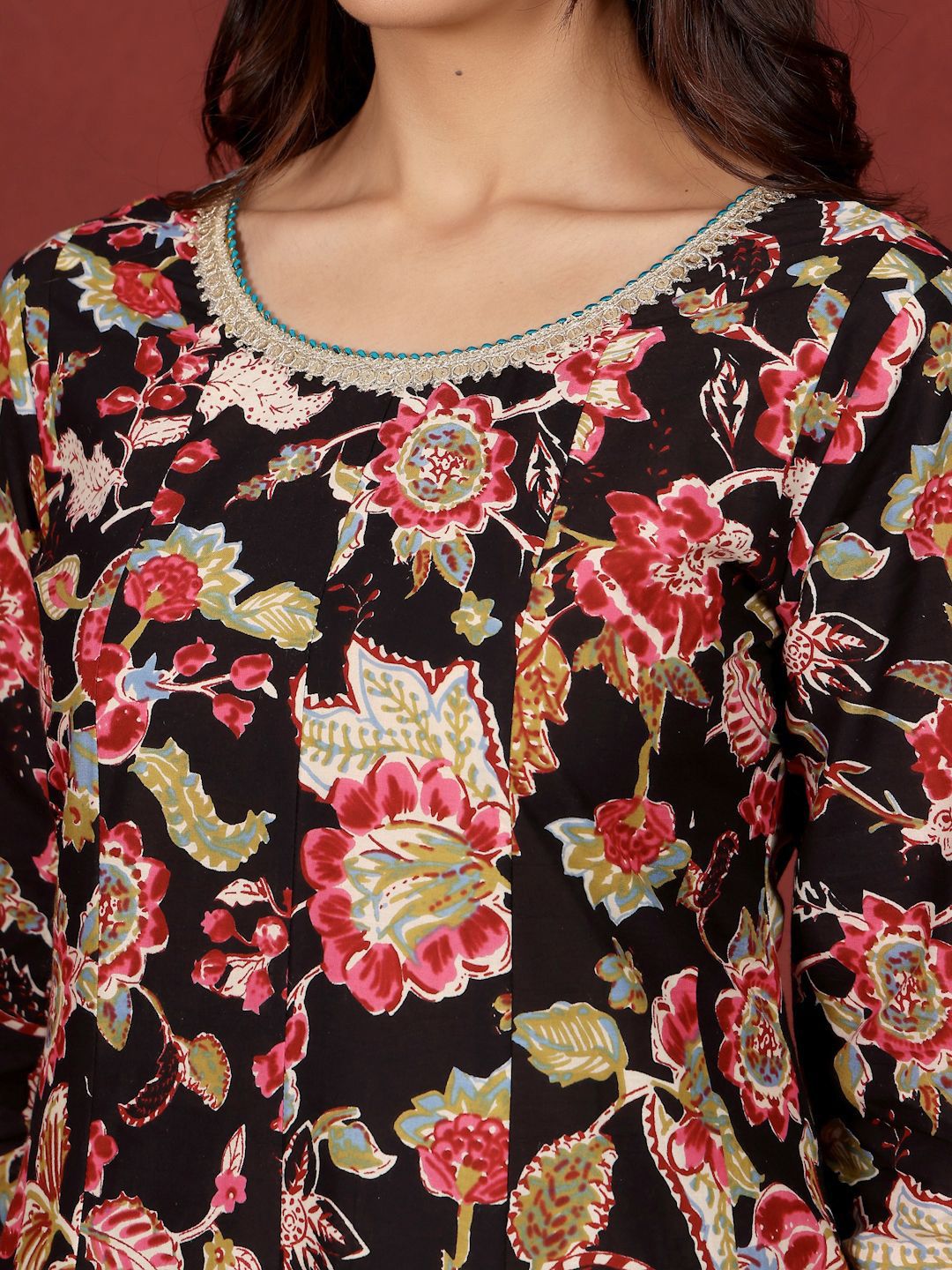 Varanga Floral Printed Thread Work Pure Cotton Kurta With Trousers & Dupatta