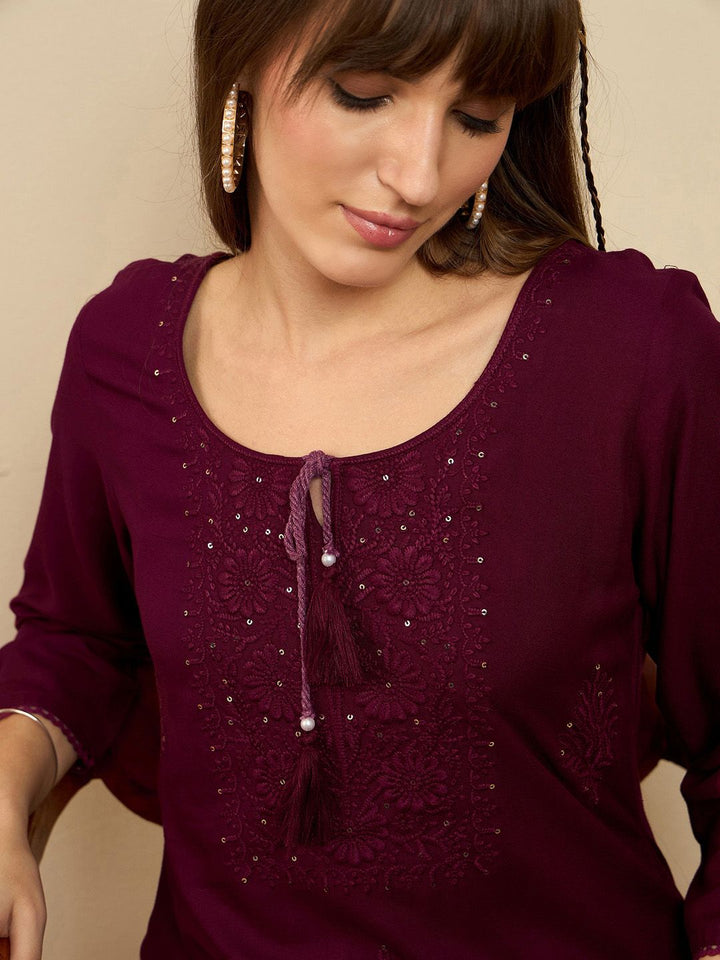 Indo Era Ethnic Motifs Embroidered Tie-Up Neck Thread Work Straight Kurta