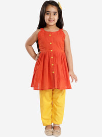 VASTRAMAY Girls Red Pure Cotton Kurta with Trousers