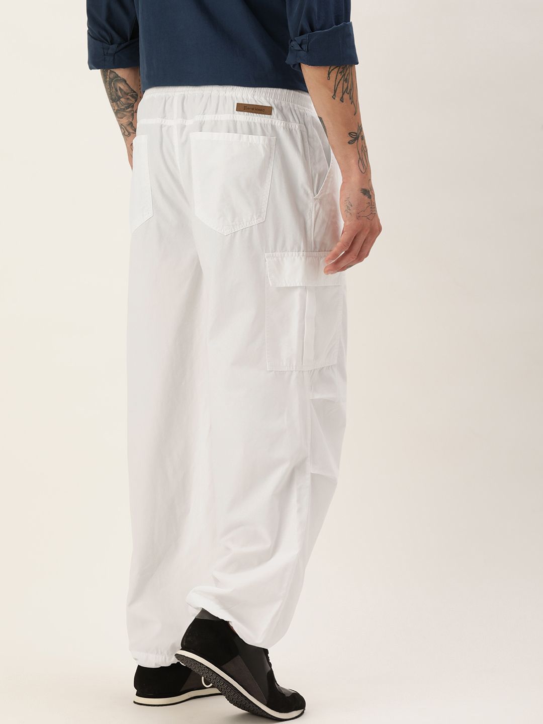 Bene Kleed Men White Parachute Fit Cotton Cargos Trousers
