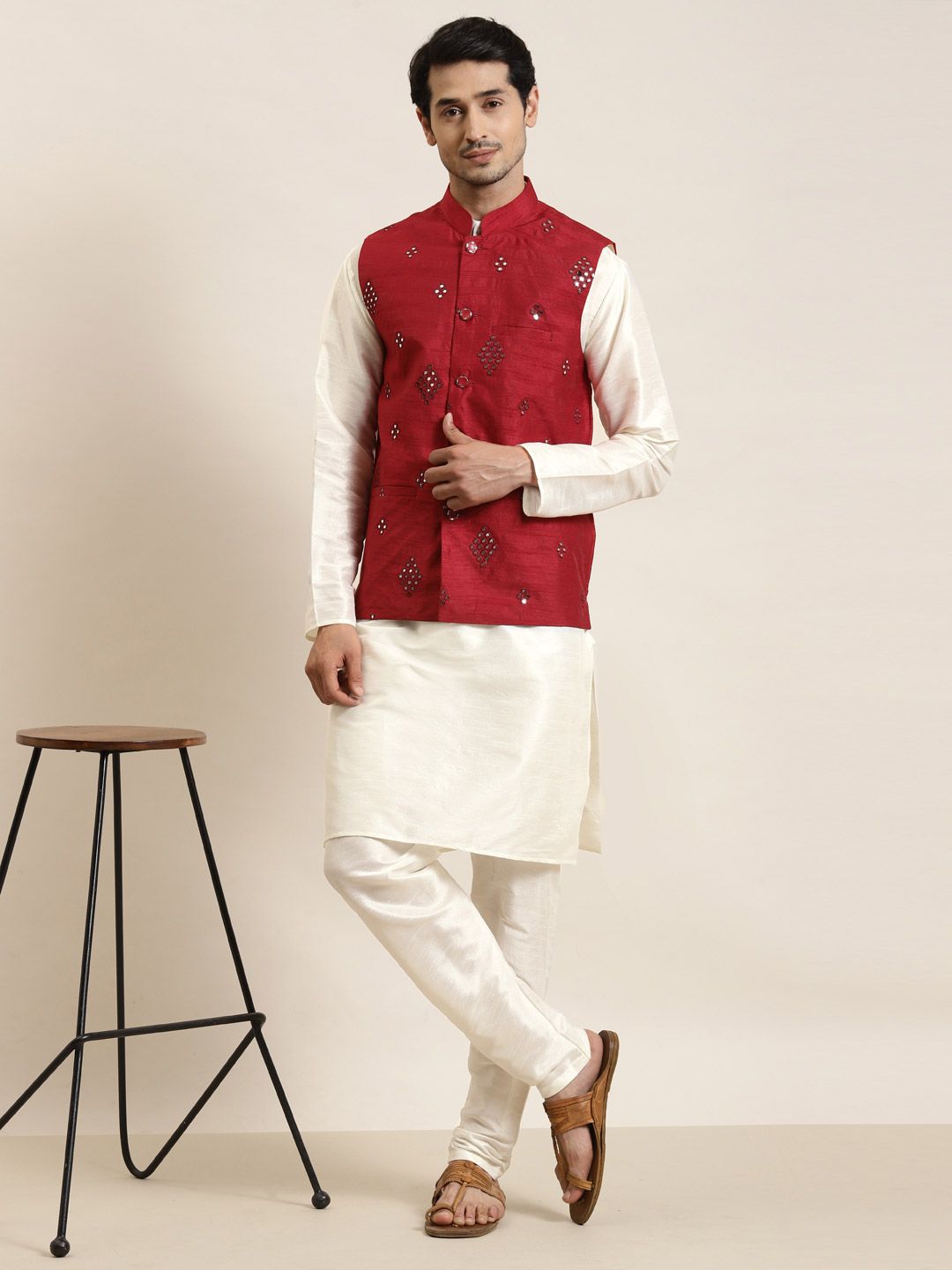 SOJANYA Men Cream-Coloured Regular Kurta with Churidar