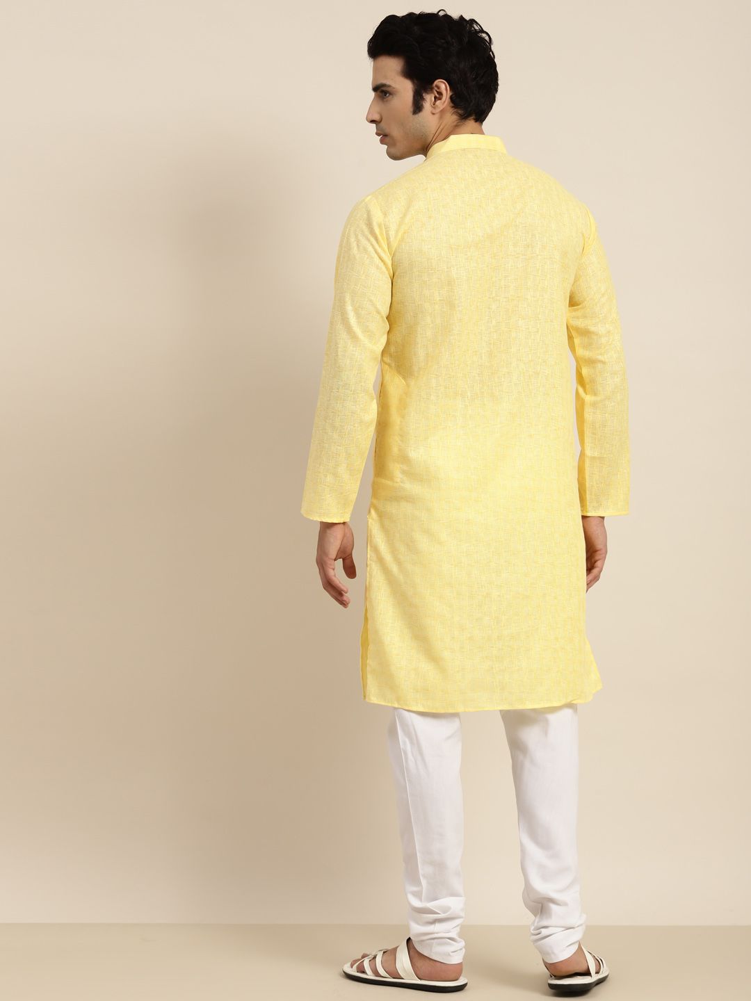 Anug oleh SOJANYA Lelaki Yellow Checked Dobby Mandarin Collar Kurta