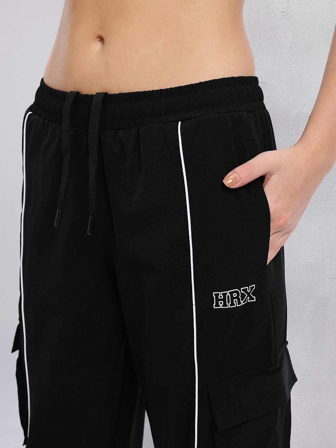 HRX by Hrithik Roshan Women Piping Detail Cargo-Style Training Joggers