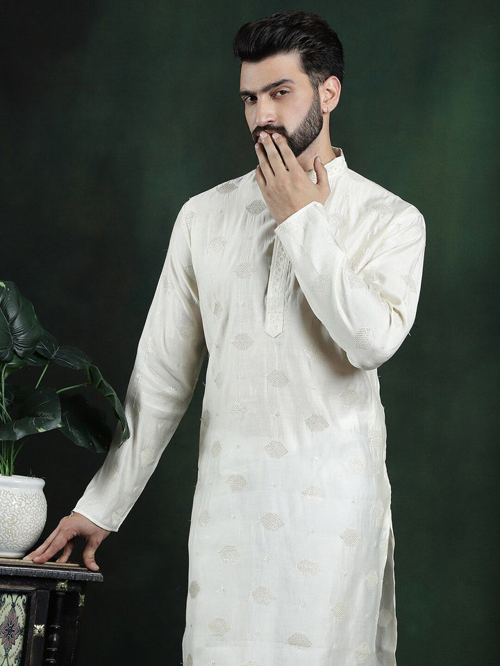 SOJANYA Motif Etnik Bersulam Kolar Mandarin Kurta Lurus Labuci