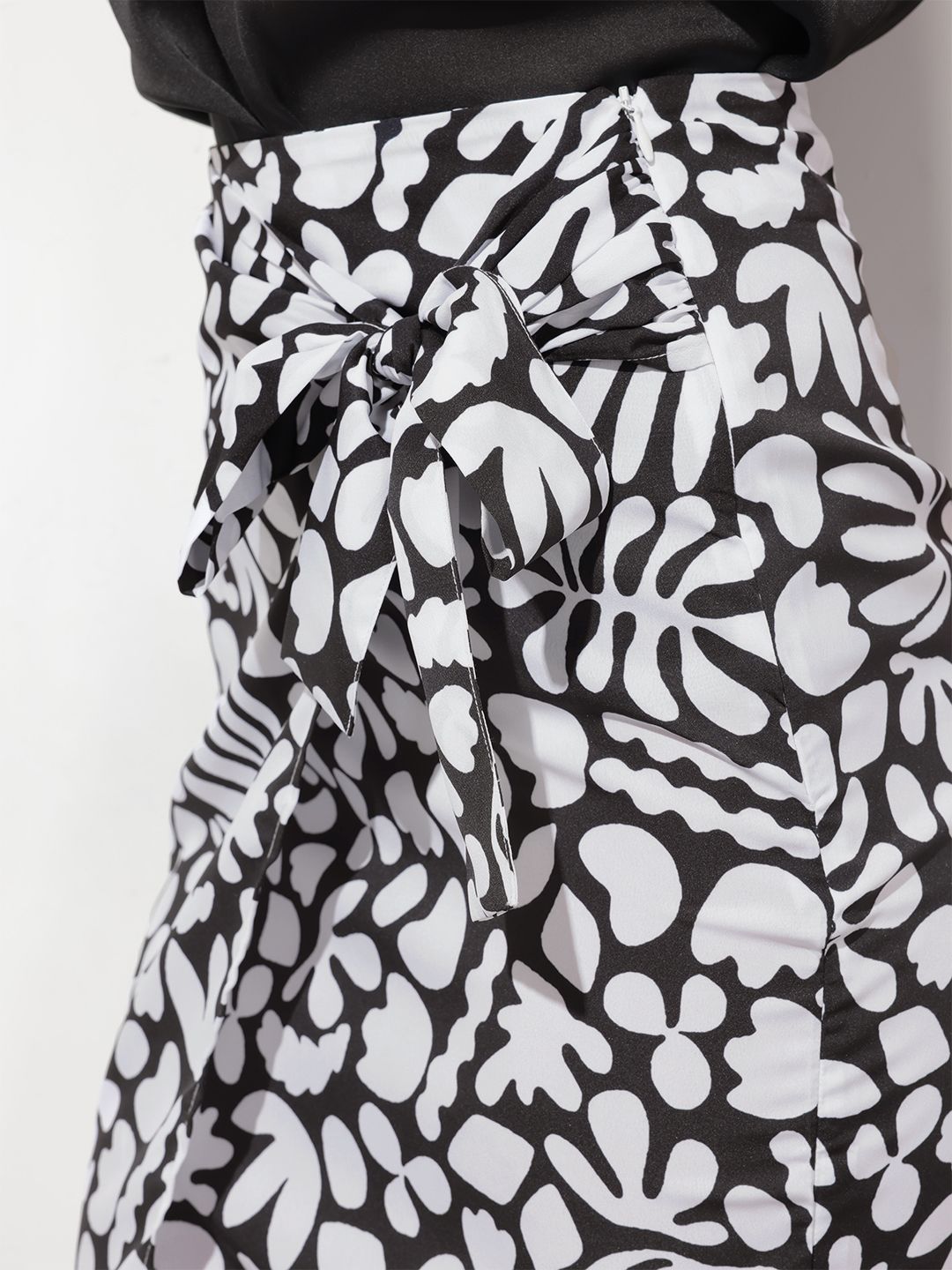 DressBerry Brushstroke Abstract Pencil Midi Skirt