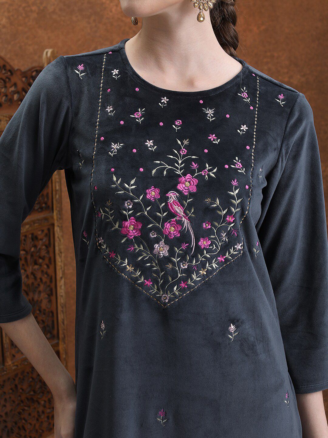 Vishudh Navy Blue Floral Embroidered Straight Kurta