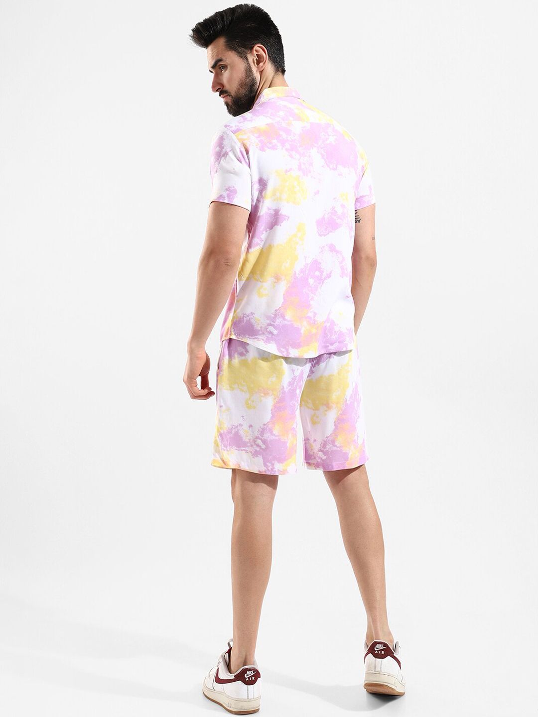 Campus Sutra Men White & Purple Dyed Pure Cotton Shirt With Shorts