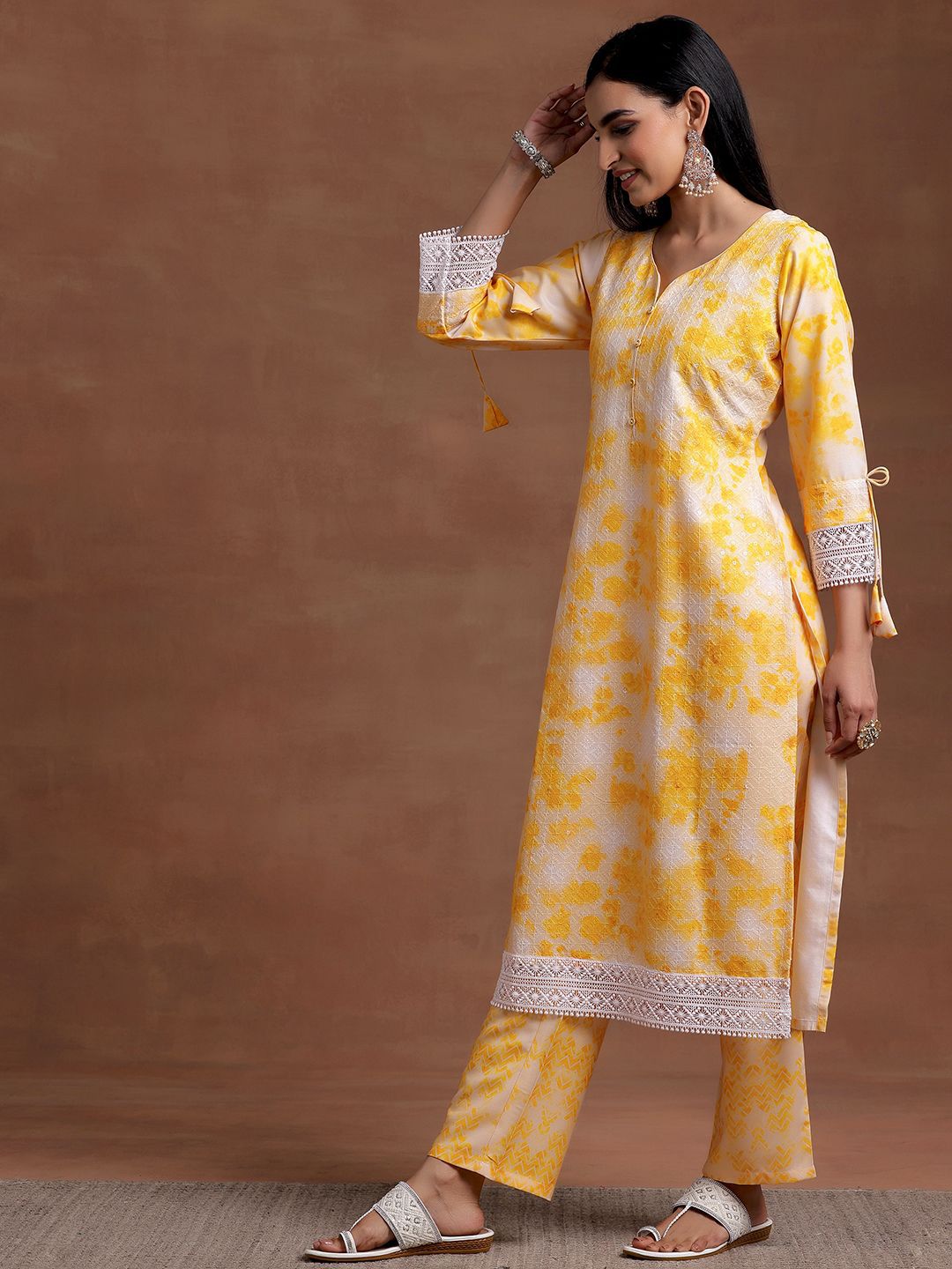 Libas Notched Neck Geometric Embroidered Straight Kurta with Palazzo & Dupatta
