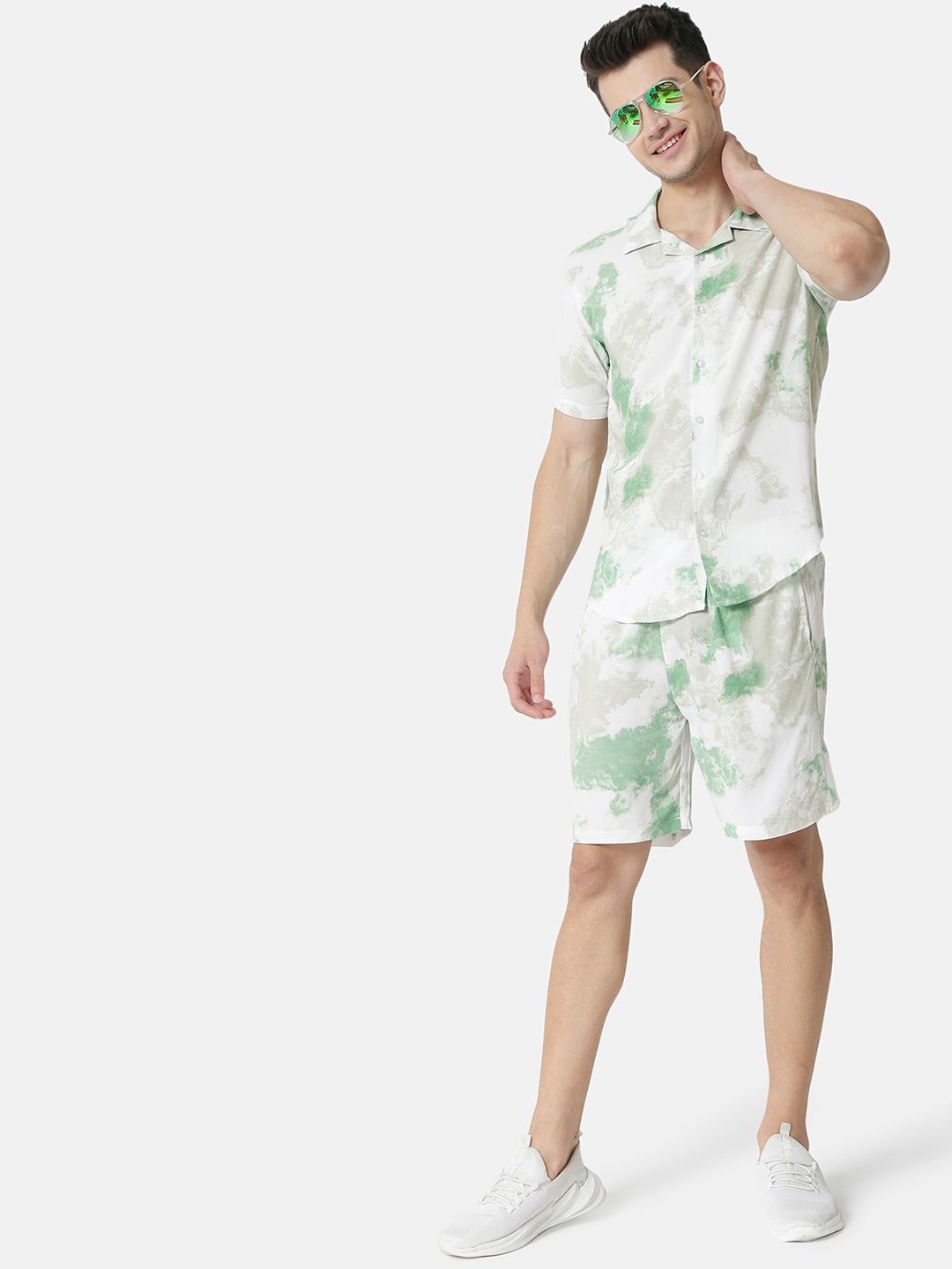 Campus Sutra Men White & Green Tie Dye Printed Co-Ords