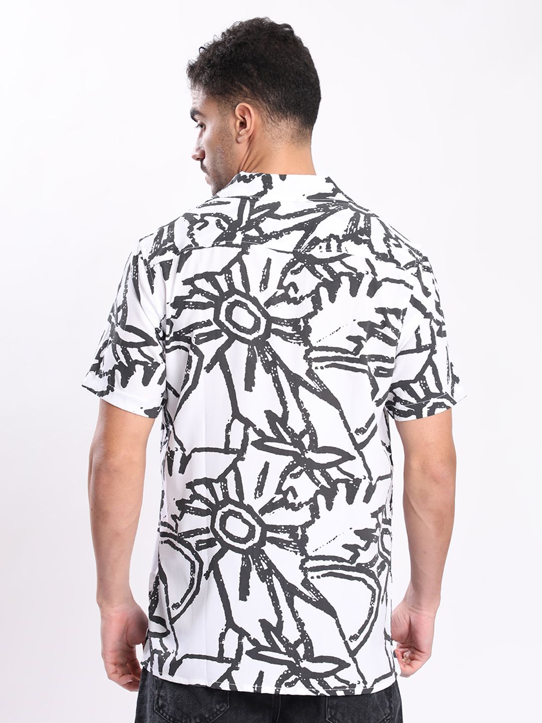 Bene Kleed Men Abstract Printed Cuban Collar Casual Shirt