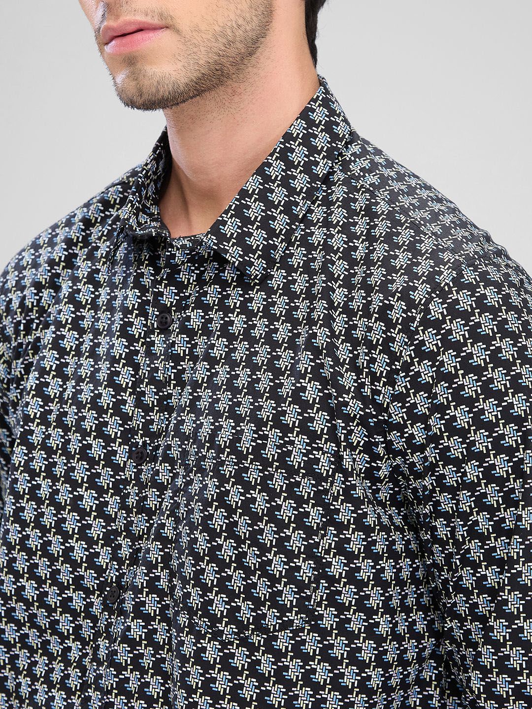 SPYKAR Men Slim Fit Opaque Geometric Printed Spread Collar Casual Shirt