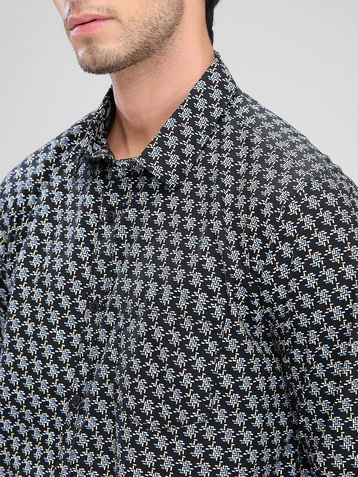SPYKAR Men Slim Fit Opaque Geometric Printed Spread Collar Casual Shirt