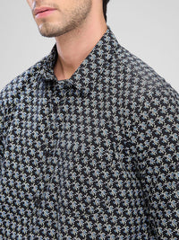 SPYKAR Men Slim Fit Opaque Geometric Printed Spread Collar Casual Shirt