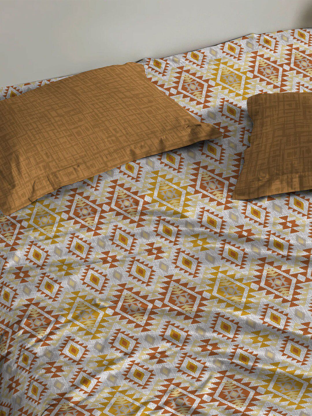 MYTRIDENT Yellow Urban Comfort Flat 144TC Queen Cotton 1 Bedsheet with 2 Pillow Covers
