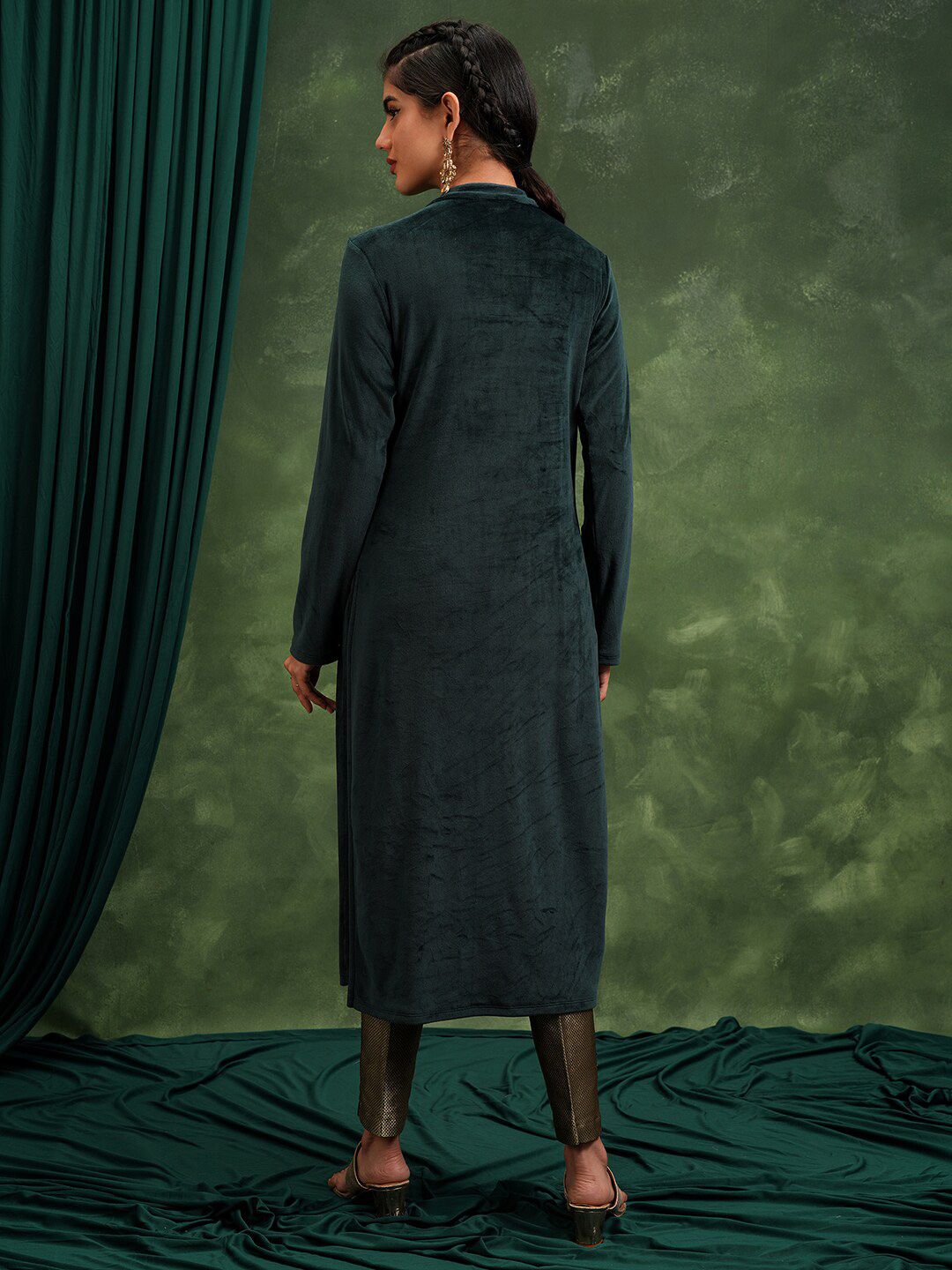 Vishudh Green Ethnic Motifs Embroidered Keyhole Neck Straight Kurta