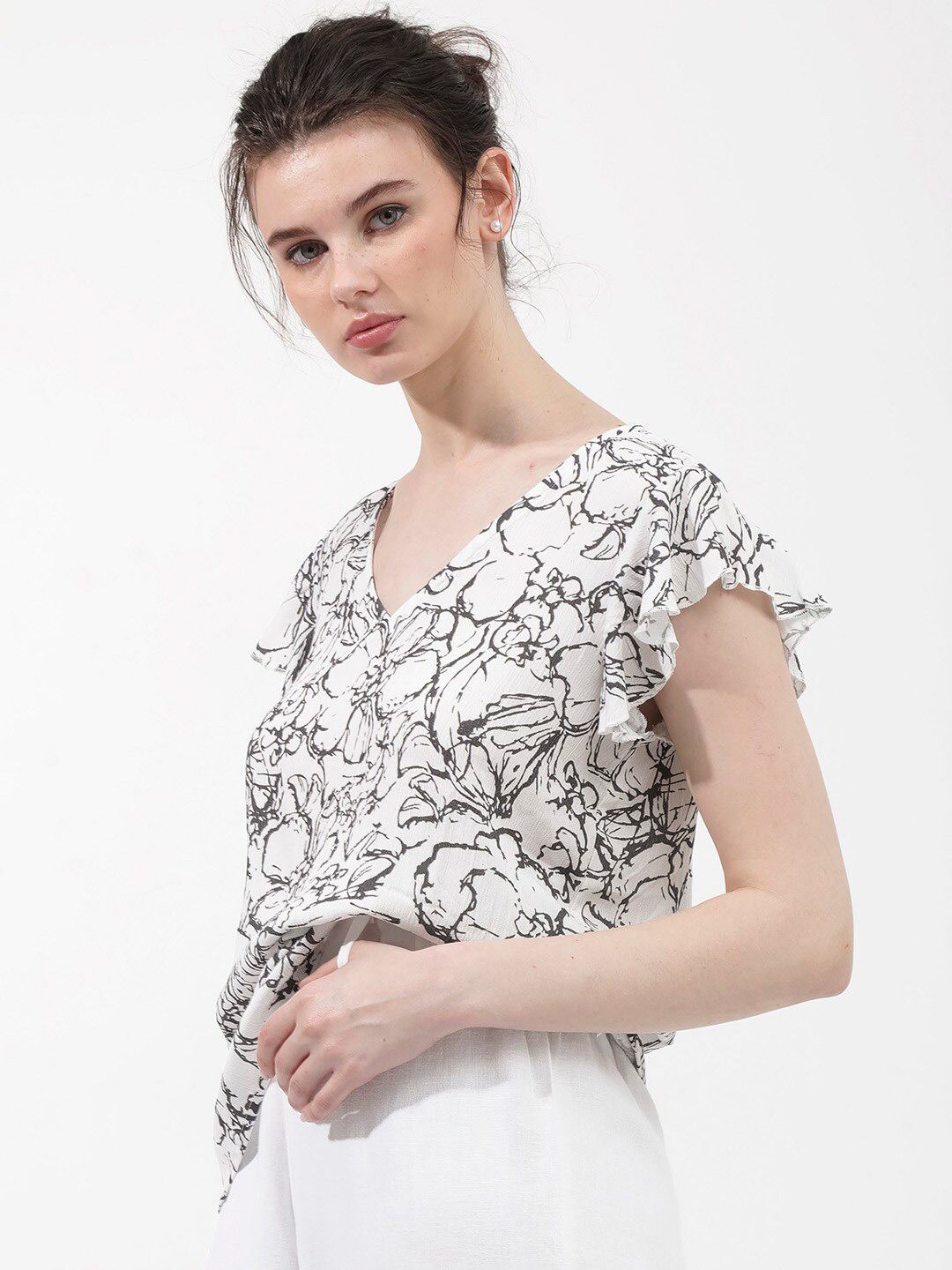 RAREISM V-Neck Floral Print Flutter Sleeve Top