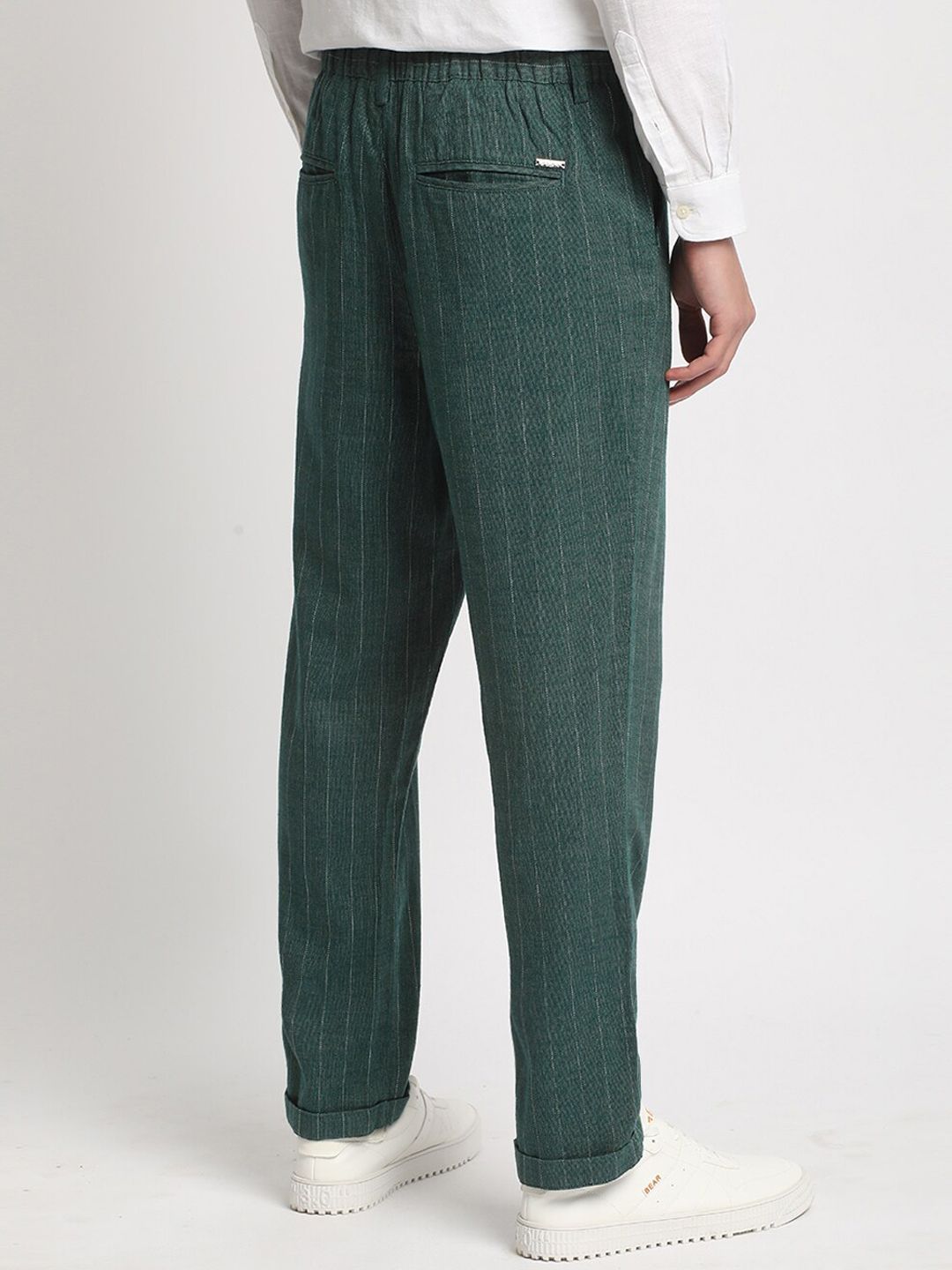 THE BEAR HOUSE Men Striped Tapered Fit Pleated Mid-Rise Trousers