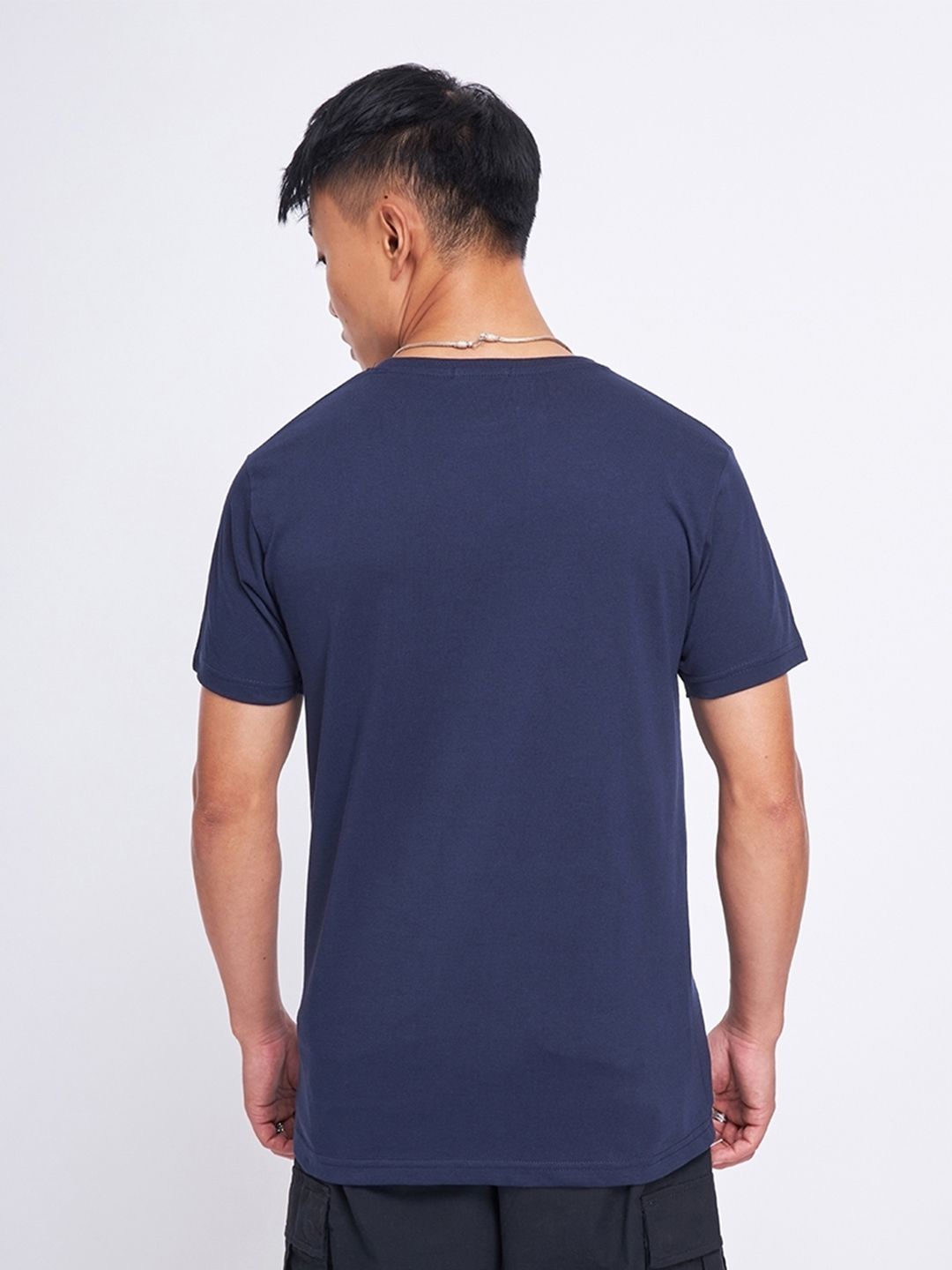 Bewakoof Men Navy Blue Solid Round Neck Pure Cotton T-shirt