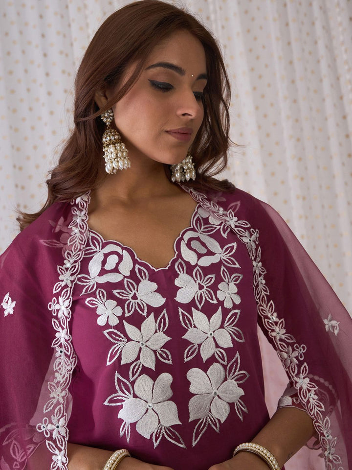 Indo Era Floral Embroidered V-Neck Thread Work Straight Kurta with Trousers & Dupatta