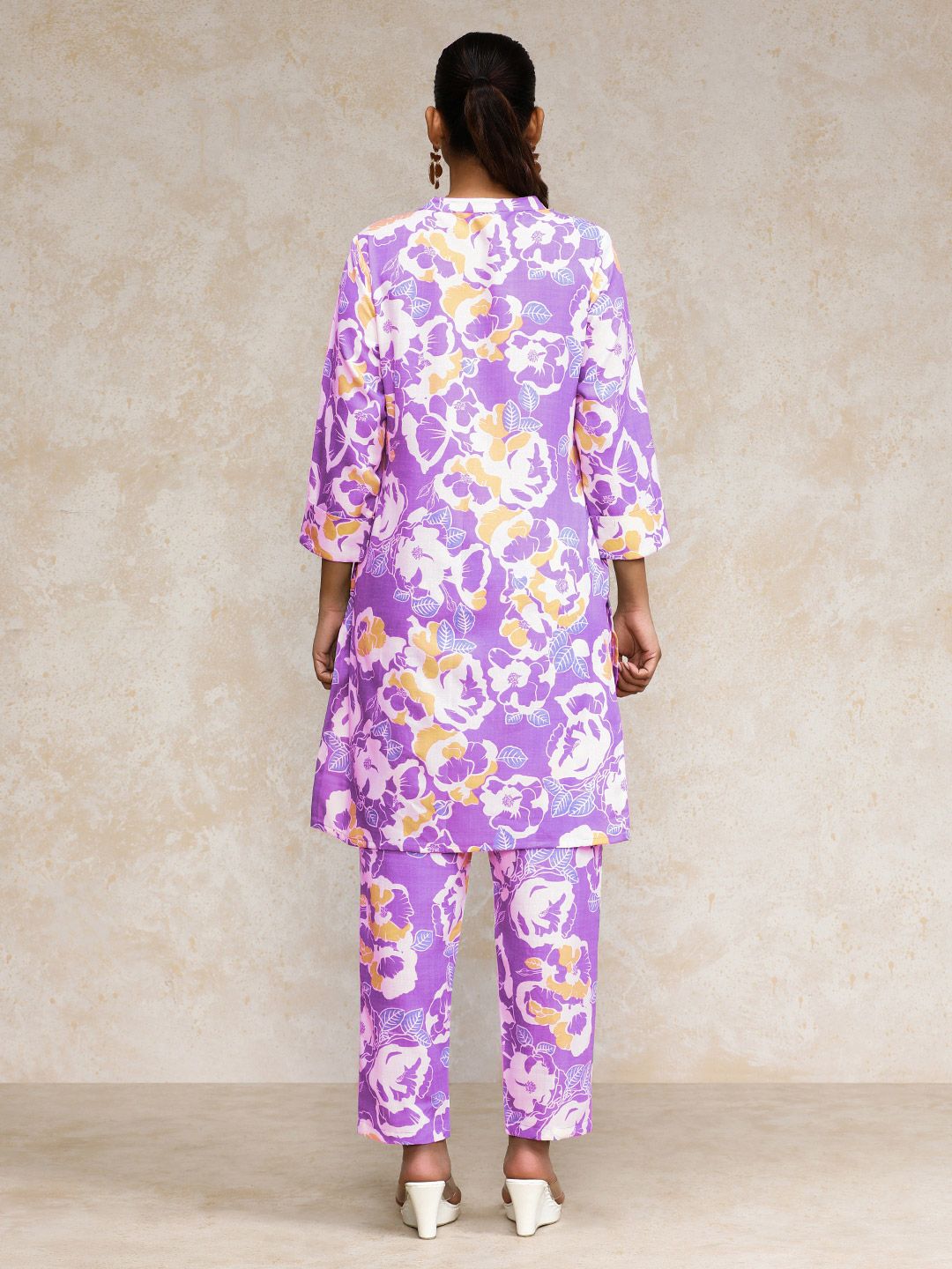 Varanga Women Floral Printed Regular Kurti with Trousers