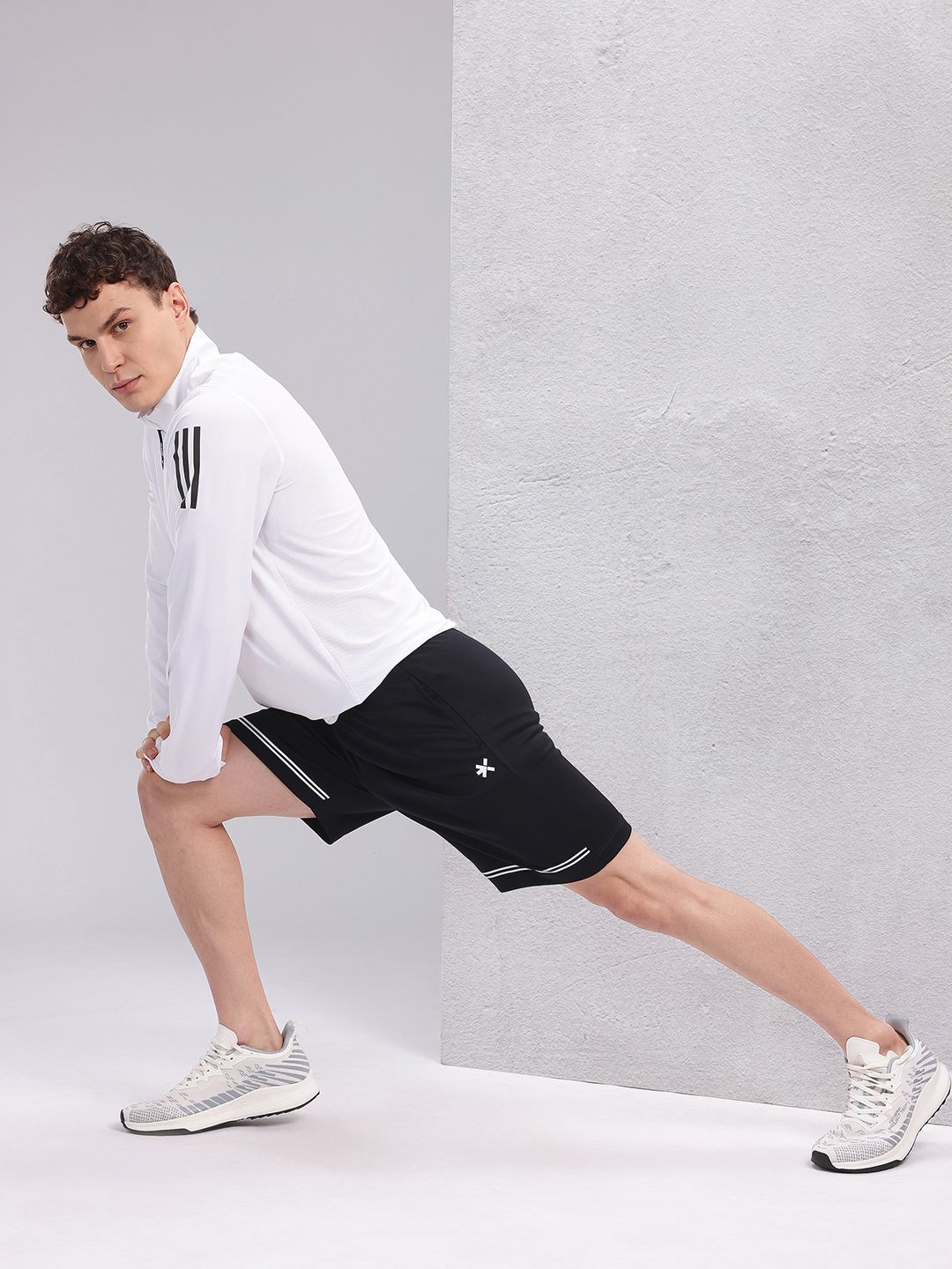 HRX by Hrithik Roshan Men Stripe Detail Rapid-Dry Training Shorts
