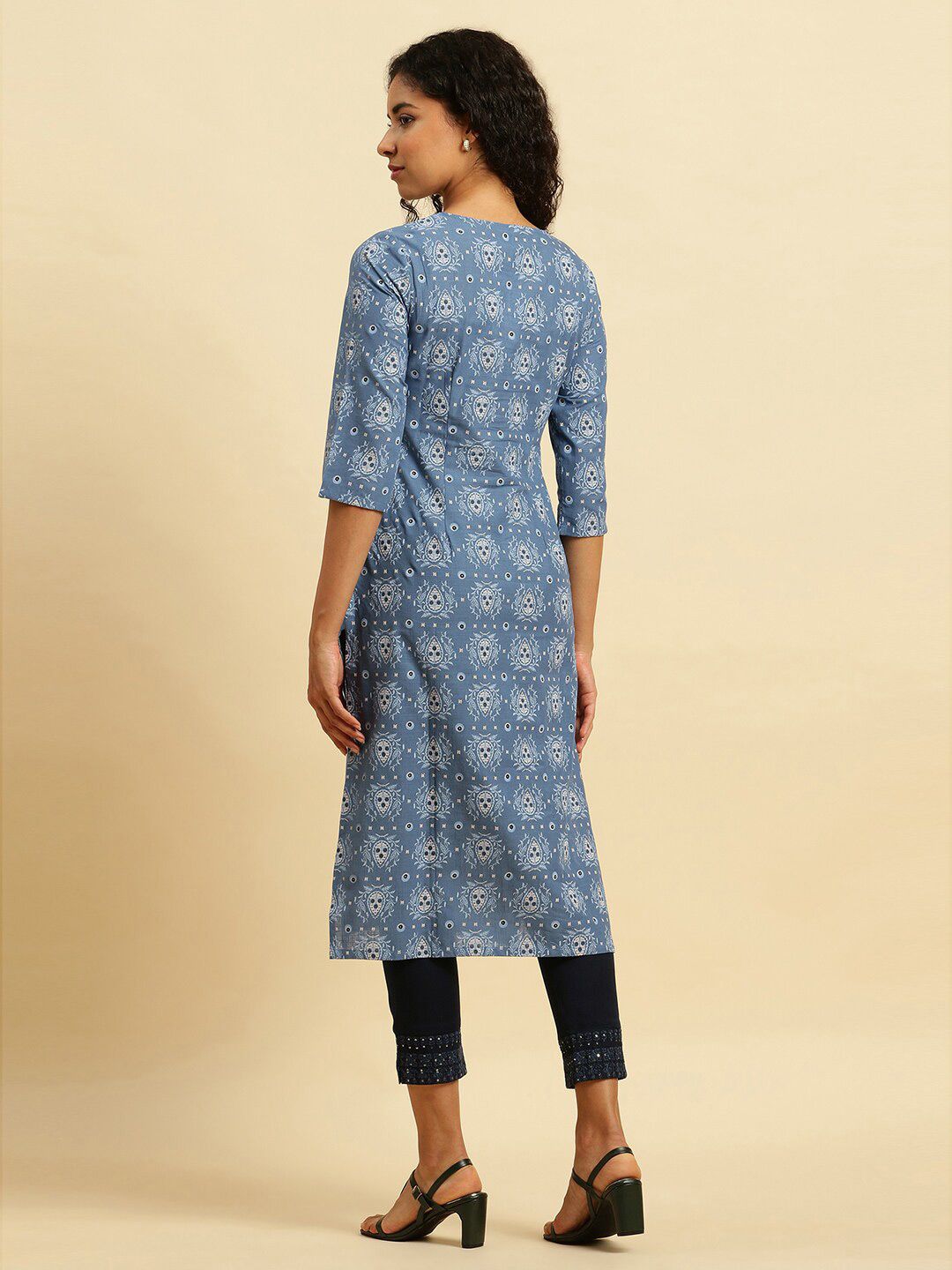 W Ethnic Printed Round Neck Straight Kurta