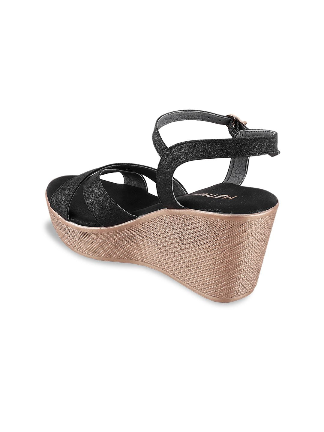 Metro Women Black Solid Sandals