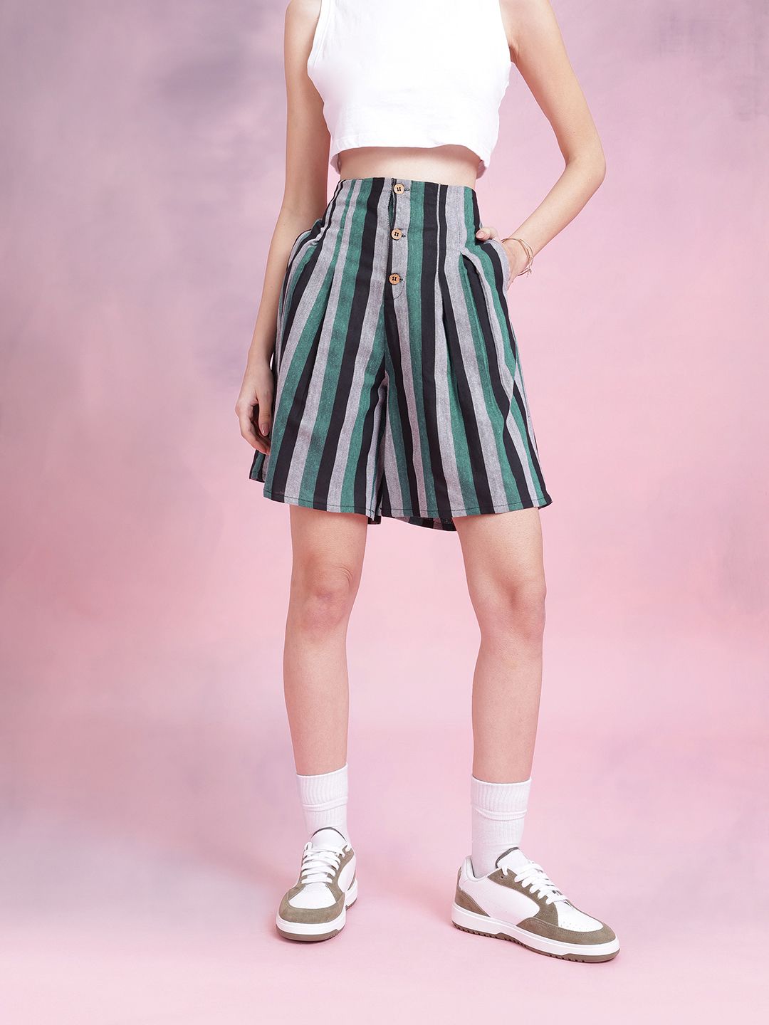 DressBerry Women Vertical Striped Slubbed Shorts