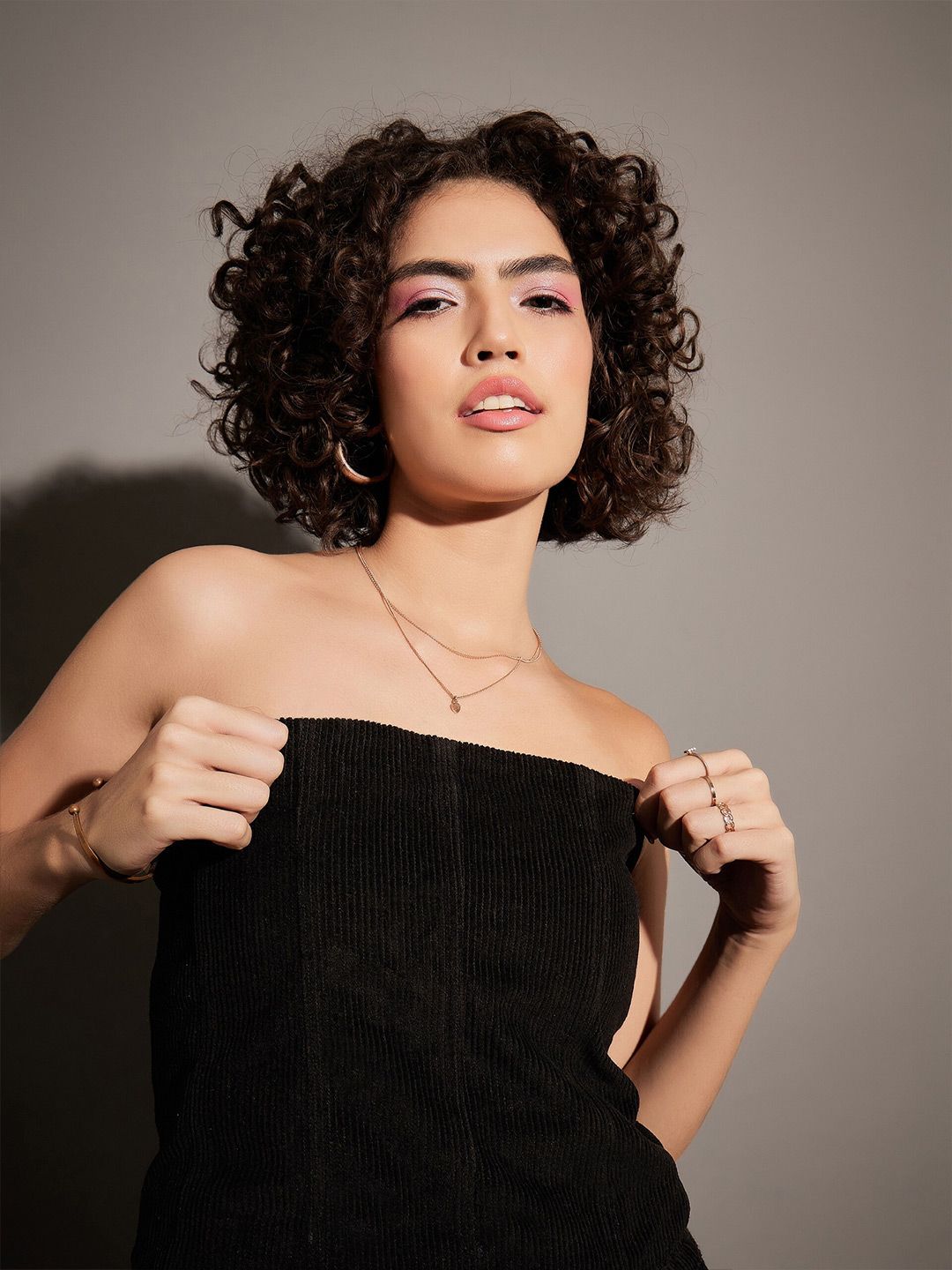 SASSAFRAS Black Strapless Corduroy Tube Top