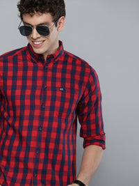 Lelaki Garage CO India Red & Blue Fit Reguler diperiksa baju kasual