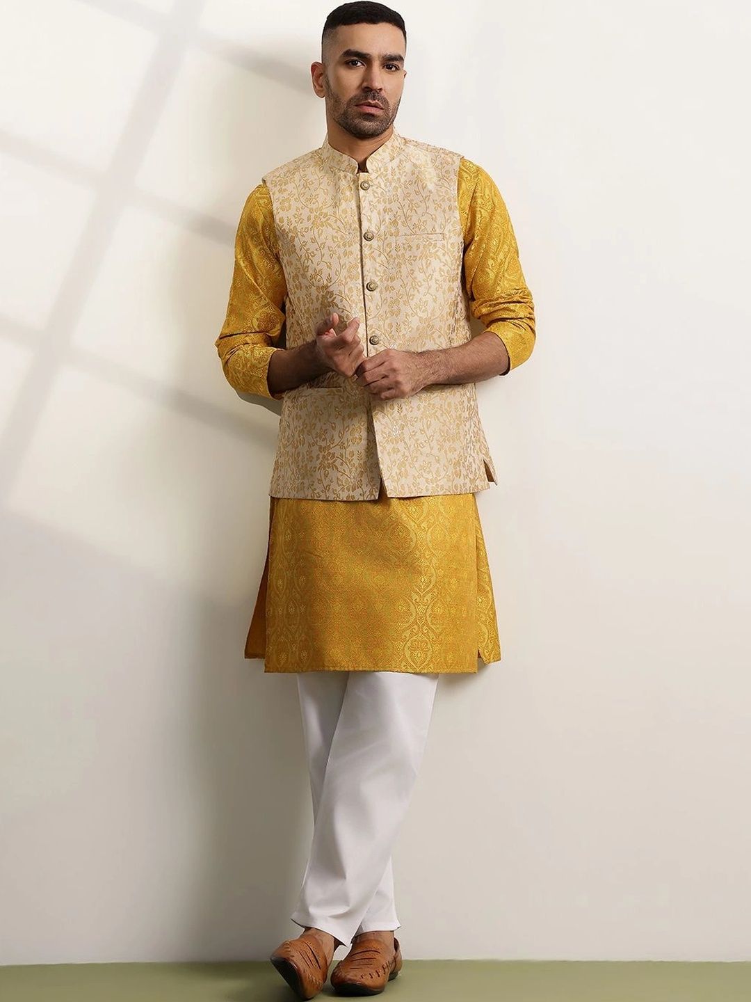 Jaket Nehru Brocade Rekaan Tenunan Anouk